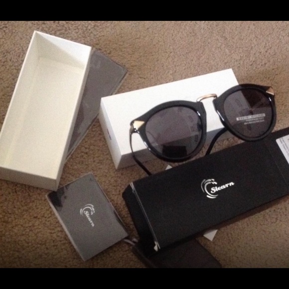 Vintage Polarized Sunglasses - Picture 1 of 2